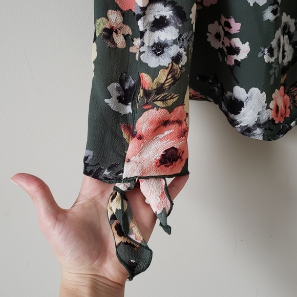 Green floral off shoulder long sleeve shirr - Picture 2 of 4